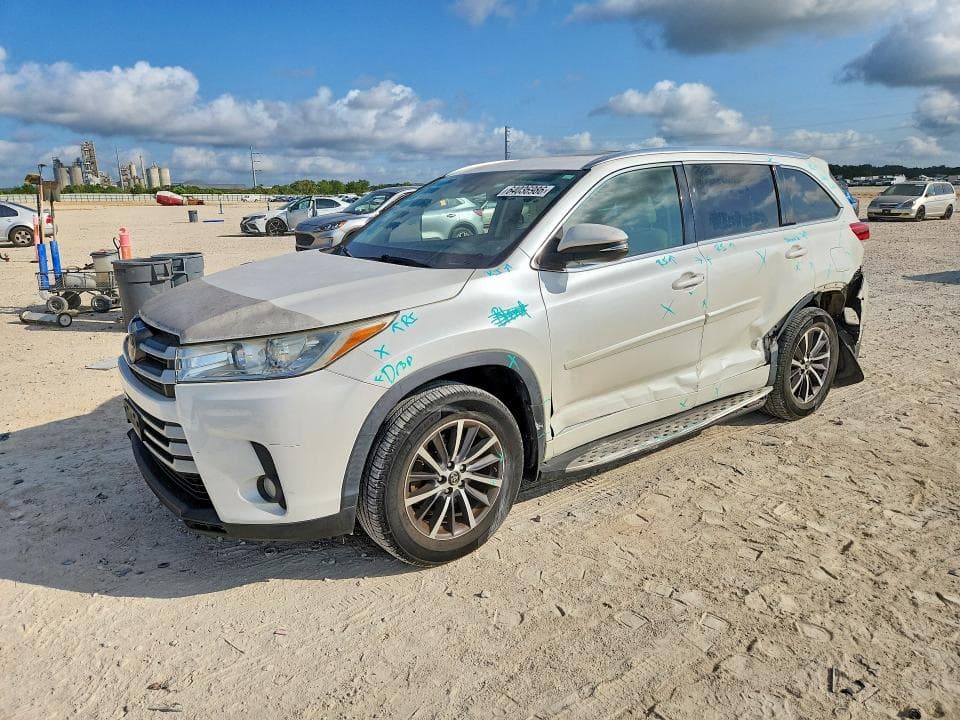 2017 TOYOTA HIGHLANDER XLE - 1