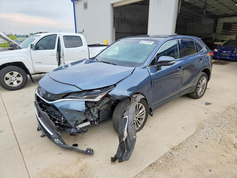 2023 TOYOTA VENZA LIMITED - 1