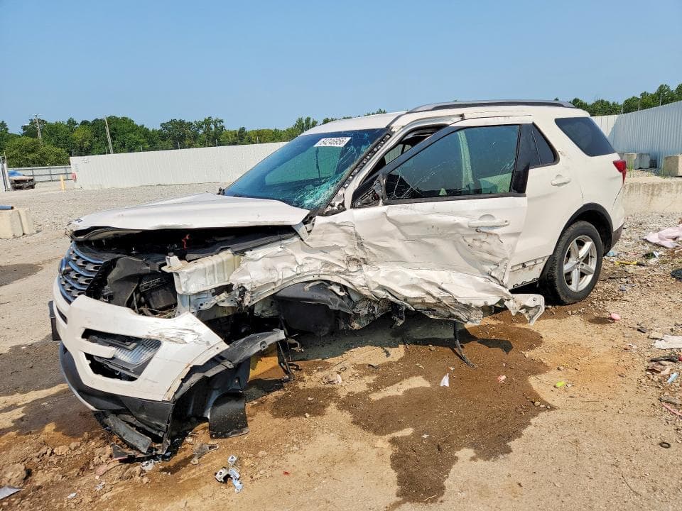 2017 FORD EXPLORER XLT - 1