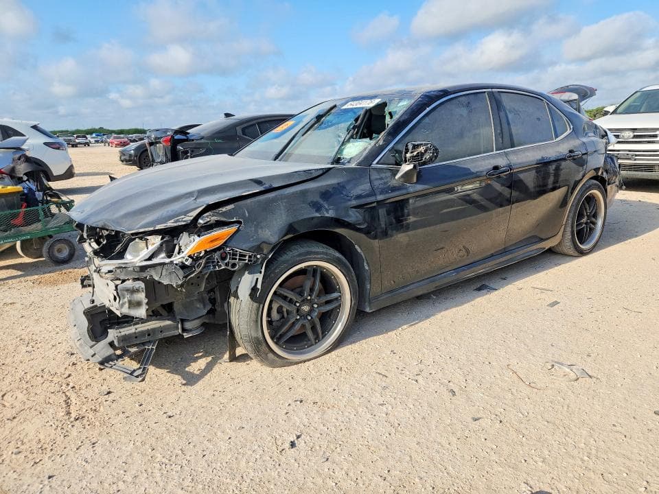 2019 TOYOTA CAMRY SE - 1
