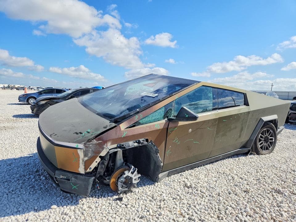 2024 TESLA CYBERTRUCK - 1