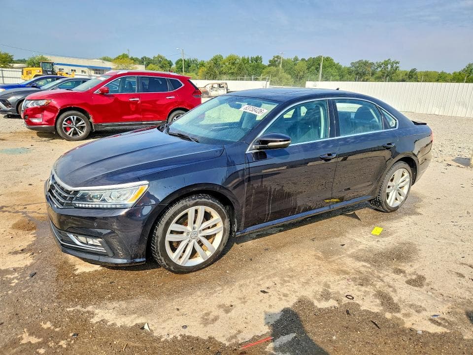 2018 VOLKSWAGEN PASSAT SE - 1
