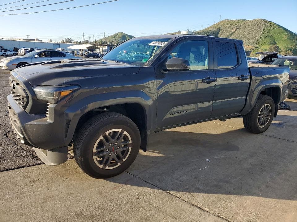 2025 TOYOTA TACOMA TRD SPORT - 1