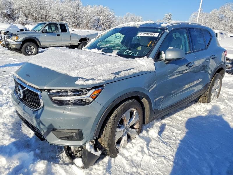 2020 VOLVO XC40 T5 MOMENTUM T5 MOMENTUM - 1