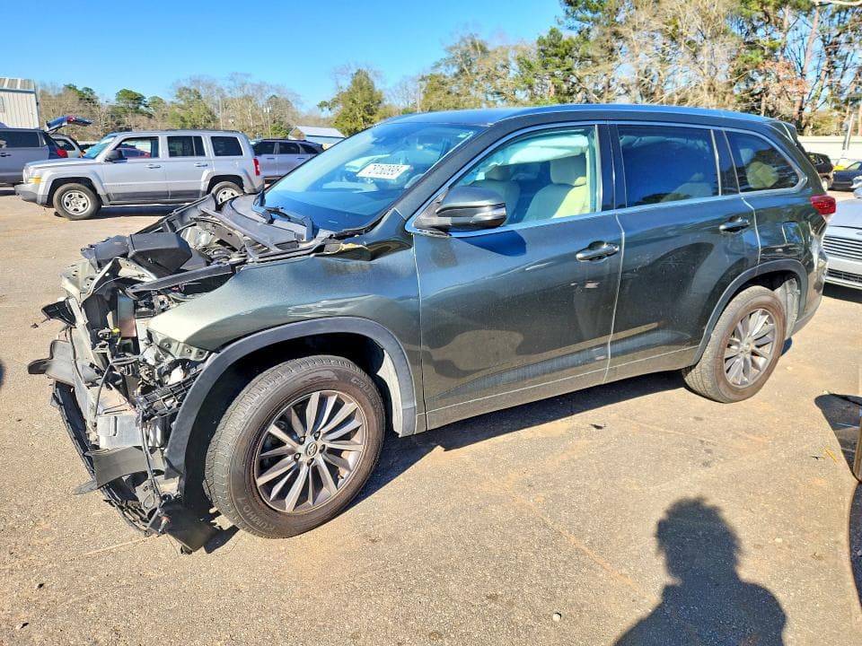 2018 TOYOTA HIGHLANDER SE - 1