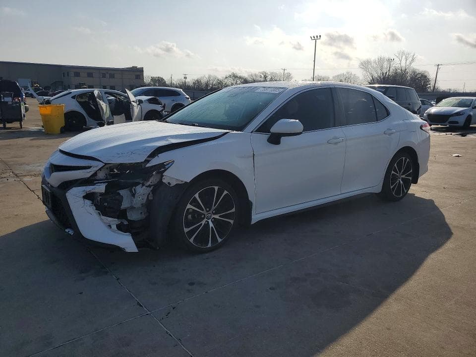 2020 TOYOTA CAMRY SE - 1