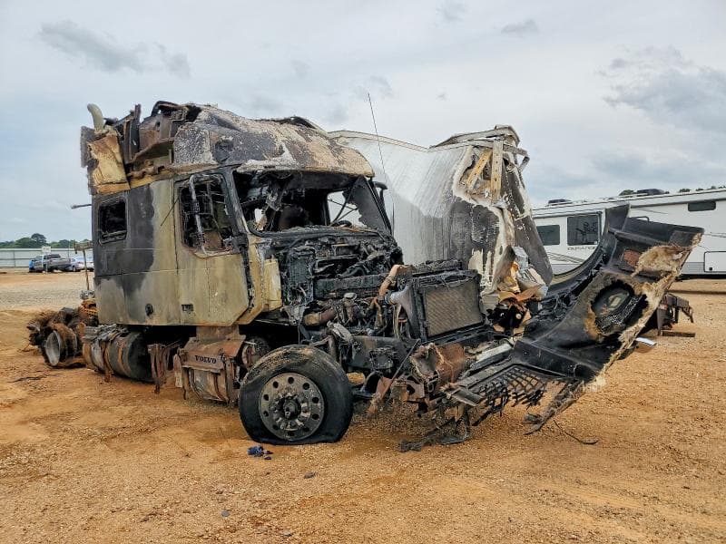 2018 VOLVO VNL SEMI TRUCK - 1