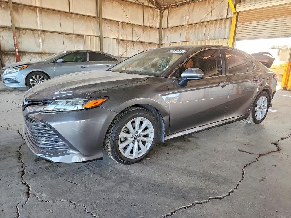 2019 TOYOTA CAMRY LE - 1