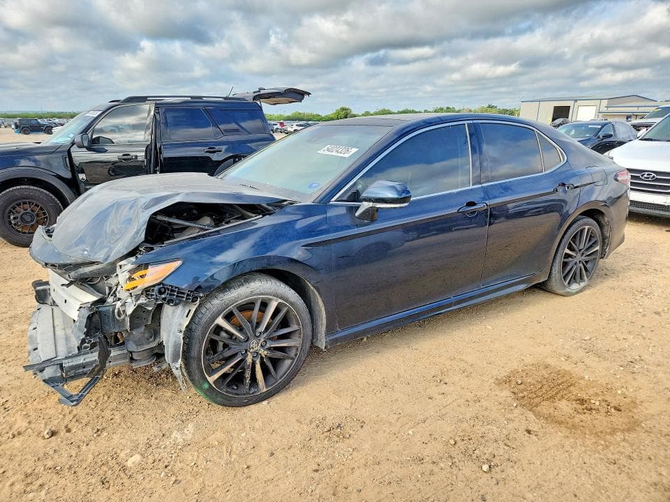 2019 TOYOTA CAMRY XSE - 1