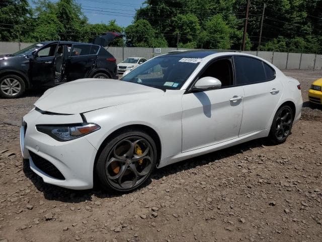 2017 ALFA ROMEO GIULIA TI Q4 - 1