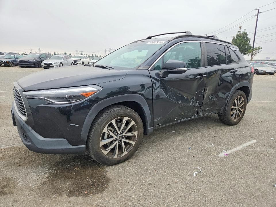 2023 TOYOTA COROLLA CROSS XLE - 1