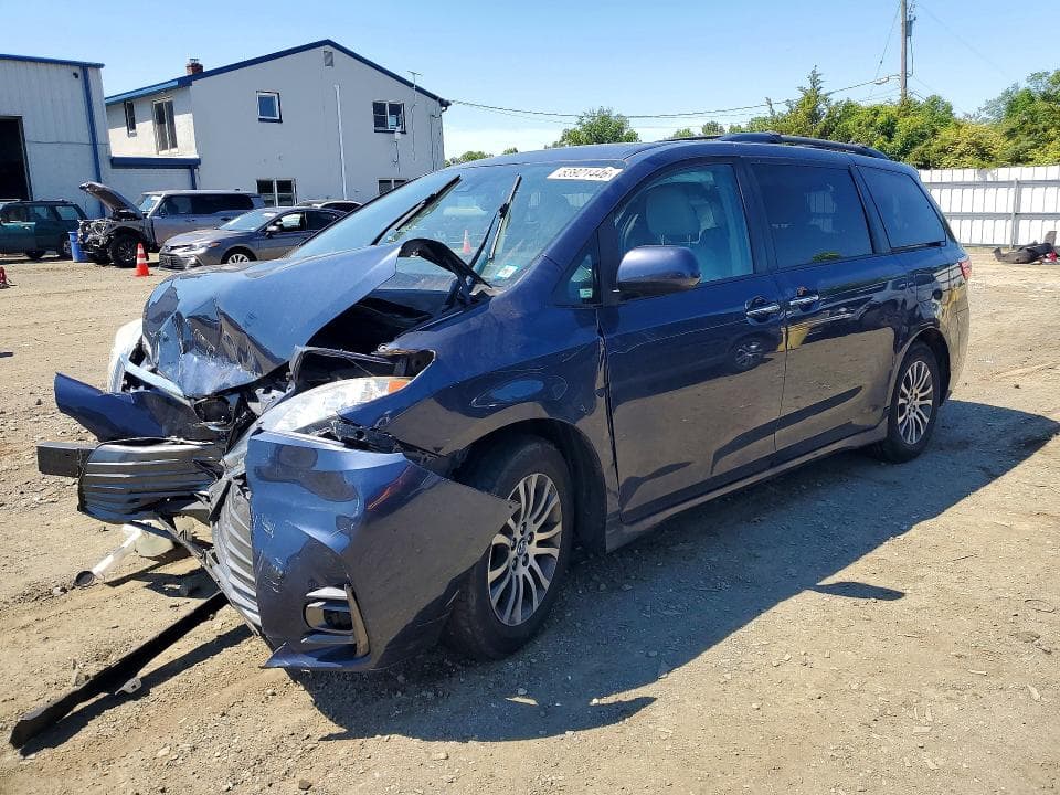 2019 TOYOTA SIENNA XLE 8-PASSENGER - 1