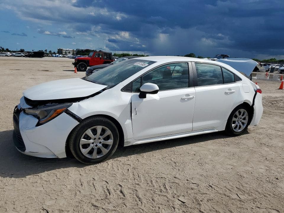 2024 TOYOTA COROLLA LE - 1
