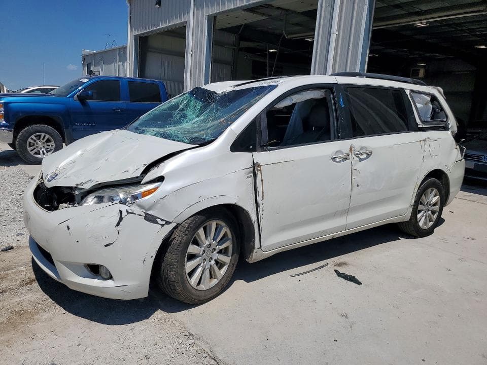 2017 TOYOTA SIENNA XLE 7-PASSENGER - 1