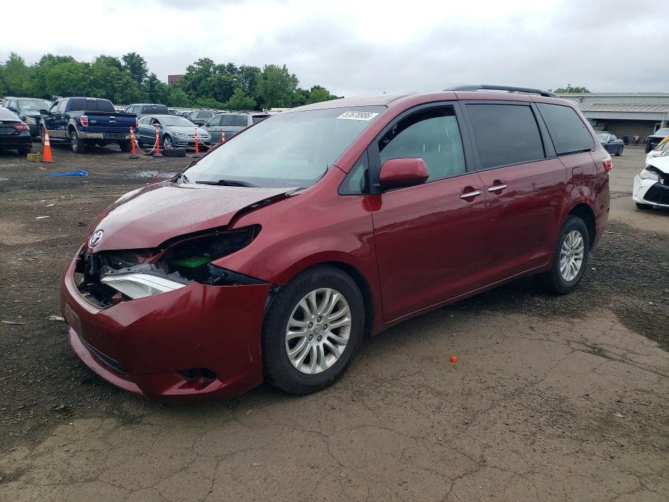 2017 TOYOTA SIENNA XLE PREMIUM 8-PASSENGER - 1