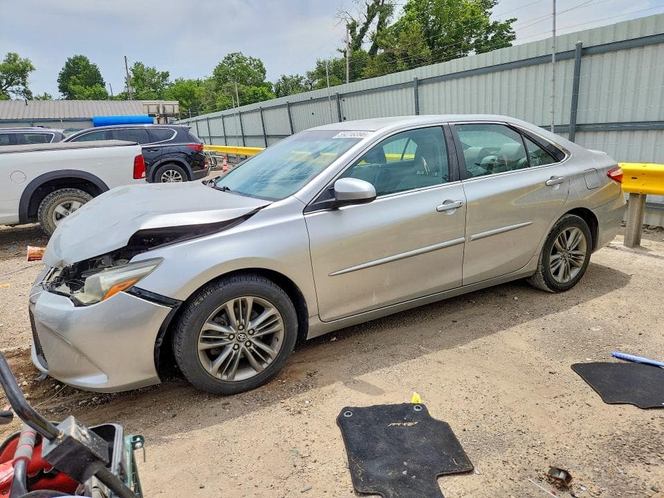 2017 TOYOTA CAMRY SE - 1