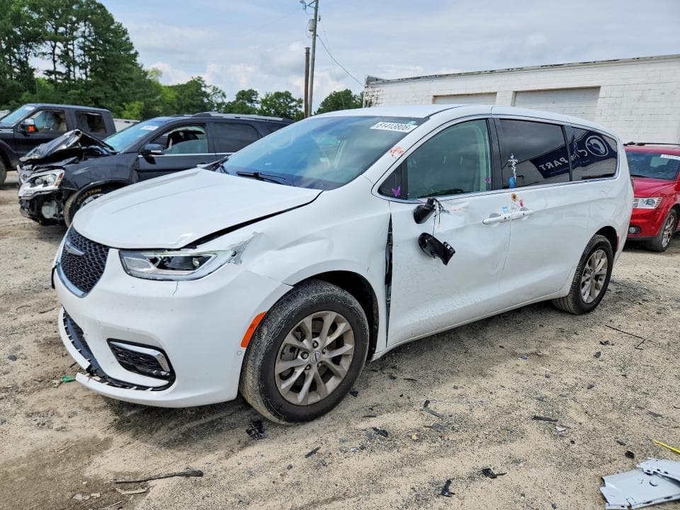 2023 CHRYSLER PACIFICA TOURING L - 1