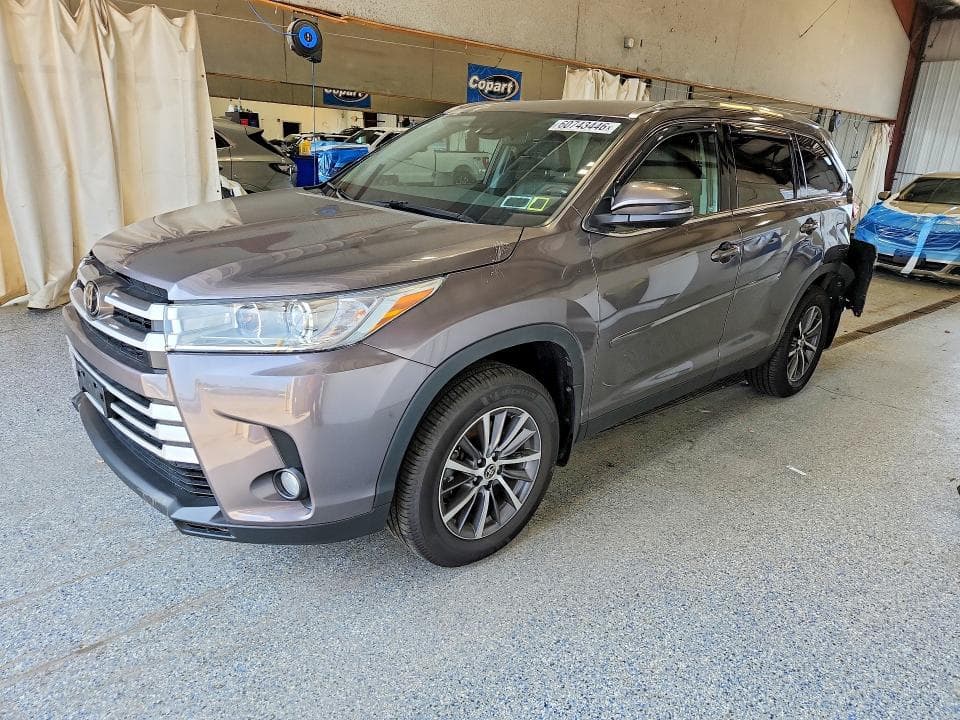 2019 TOYOTA HIGHLANDER XLE - 1