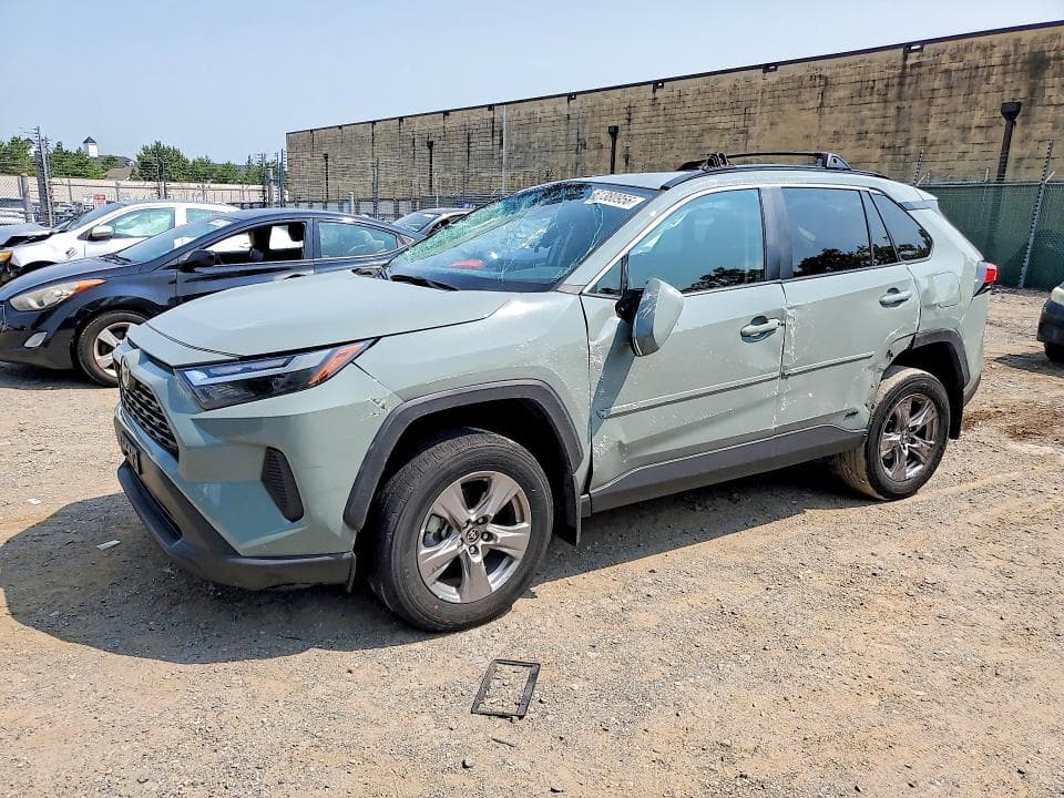 2022 TOYOTA RAV4 XLE - 1