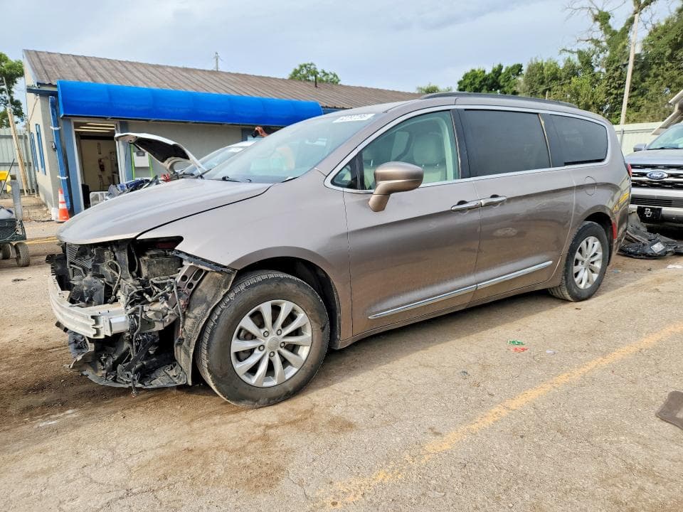 2017 CHRYSLER PACIFICA TOURING L - 1