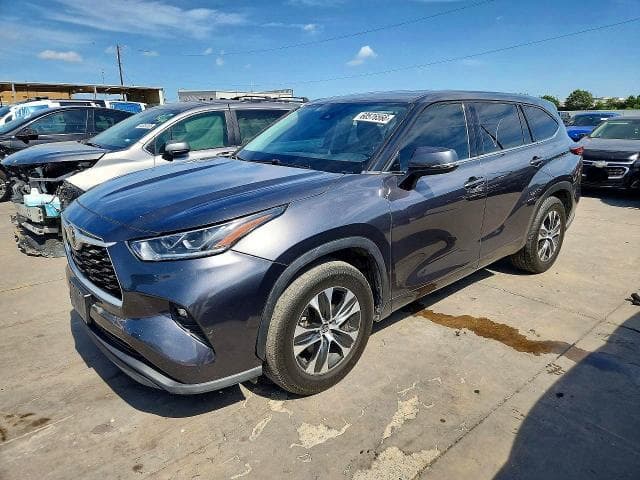 2022 TOYOTA HIGHLANDER LE - 1
