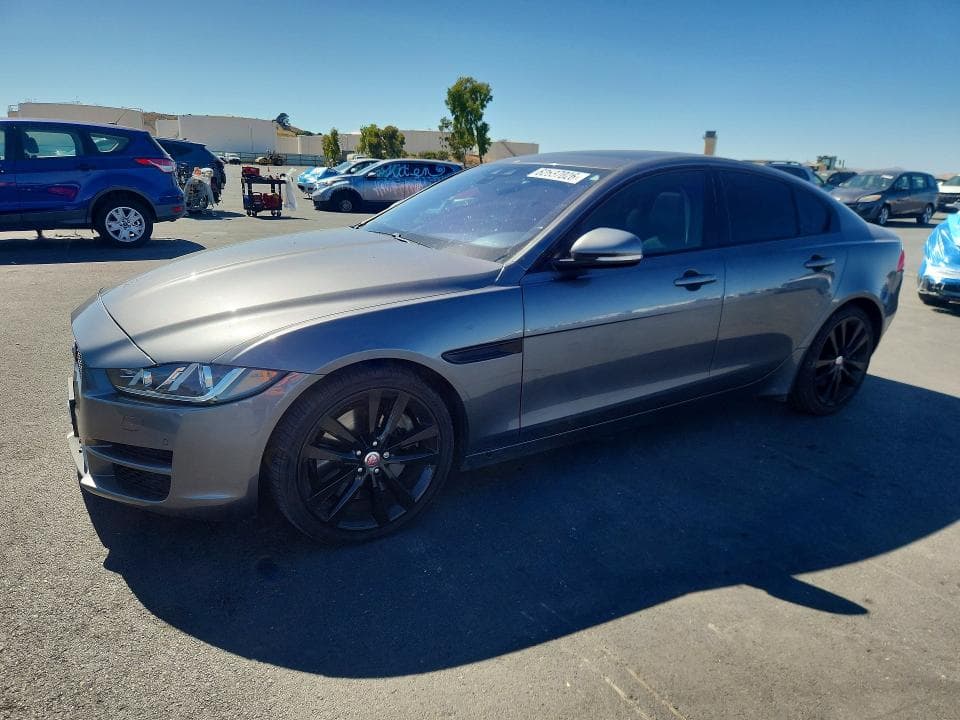 2017 JAGUAR XE PRESTIGE - 1