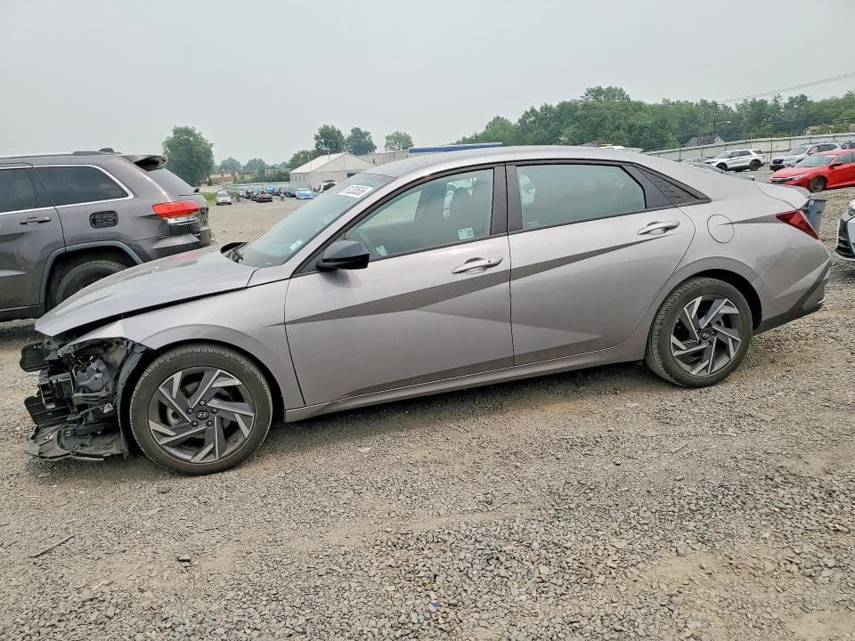 2025 HYUNDAI ELANTRA SEL SPORT - 1