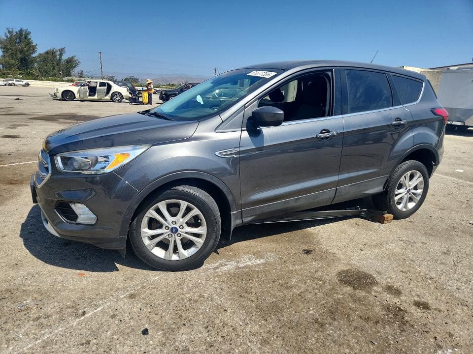 2019 FORD ESCAPE SE - 1