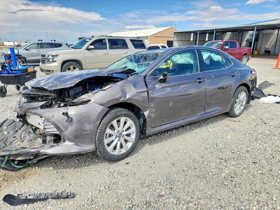 2018 TOYOTA CAMRY LE - 1