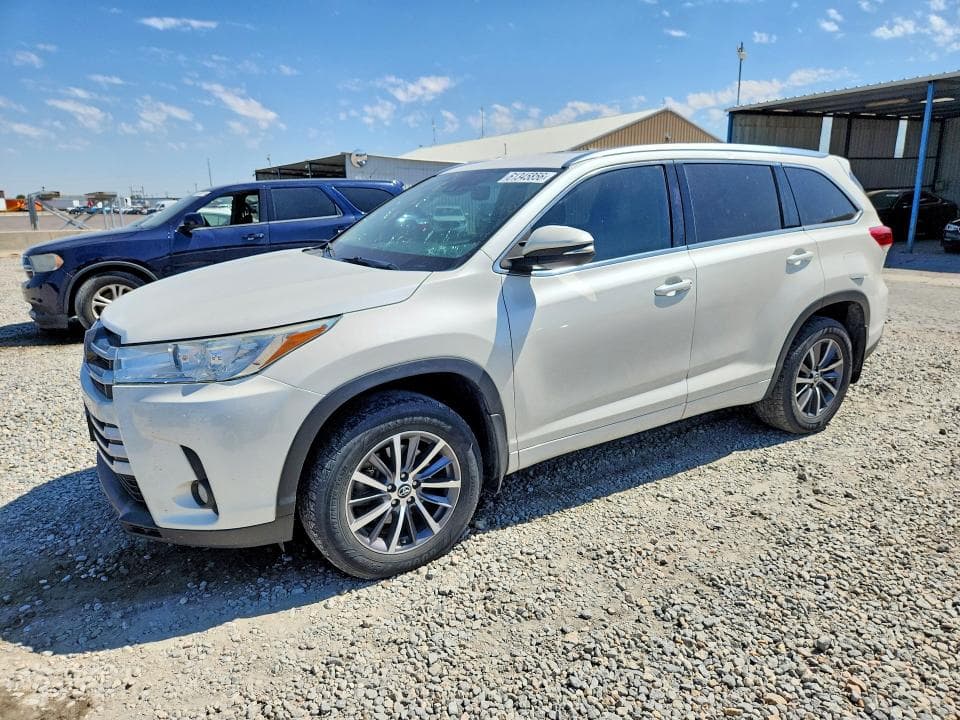2018 TOYOTA HIGHLANDER XLE - 1