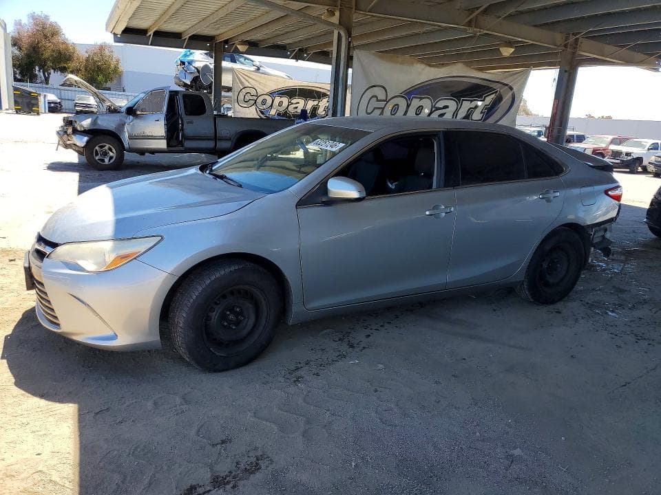2017 TOYOTA CAMRY LE - 1