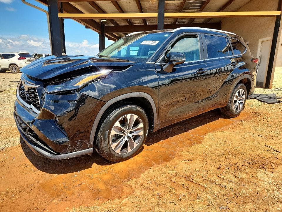 2023 TOYOTA HIGHLANDER XLE - 1
