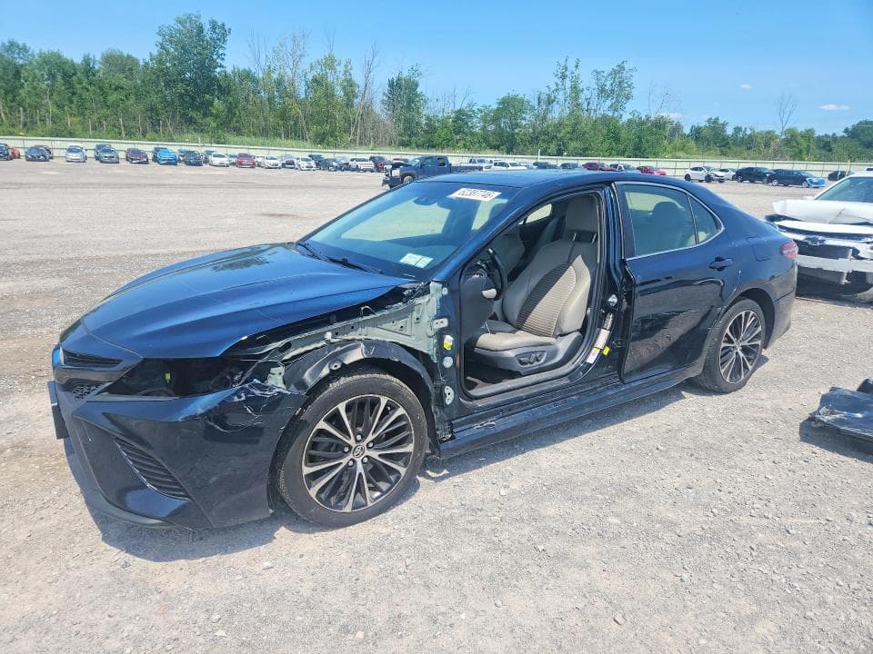 2018 TOYOTA CAMRY SE - 1