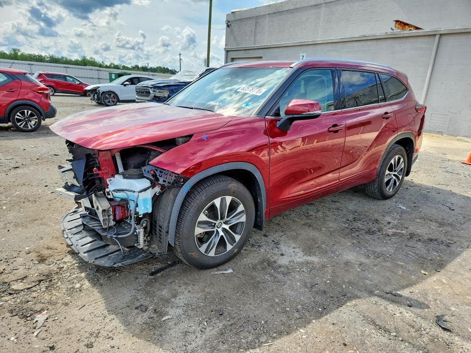 2021 TOYOTA HIGHLANDER XLE - 1