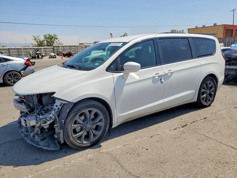 2020 CHRYSLER PACIFICA TOURING - 1