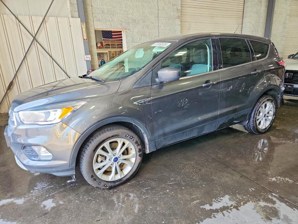 2017 FORD ESCAPE SE - 1