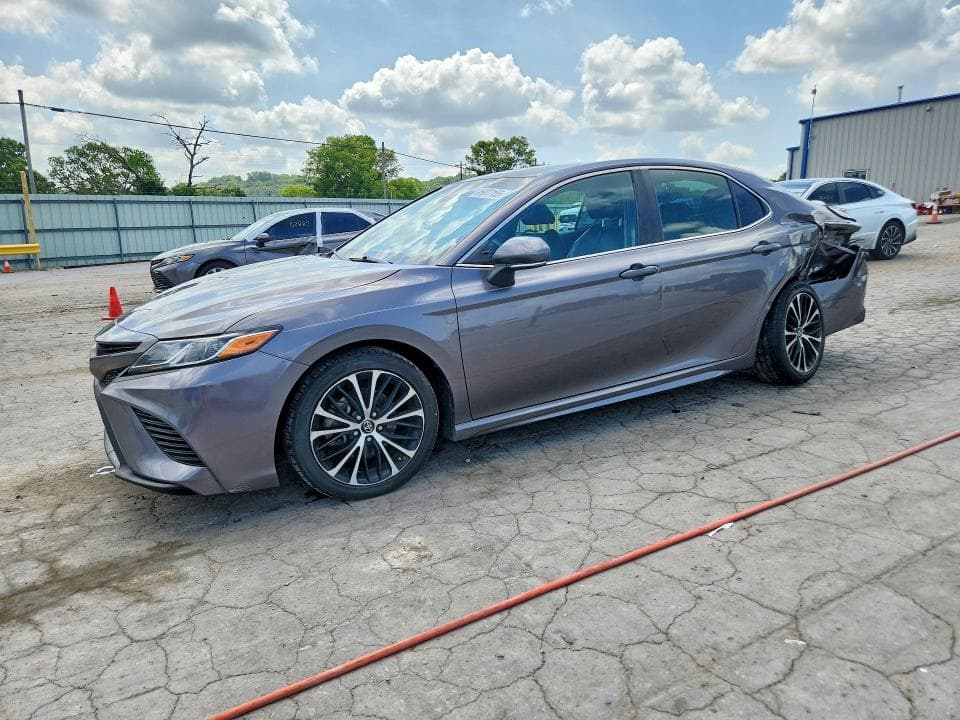 2020 TOYOTA CAMRY SE - 1