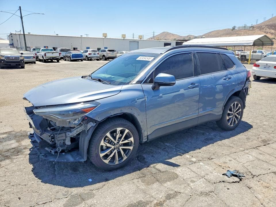 2022 TOYOTA COROLLA CROSS XLE - 1