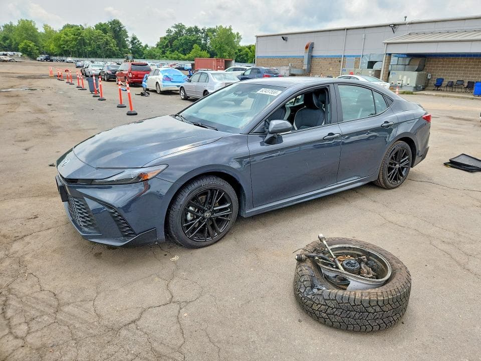 2025 TOYOTA CAMRY SE - 1