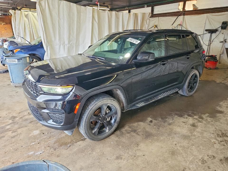 2023 JEEP GRAND CHEROKEE LAREDO - 1