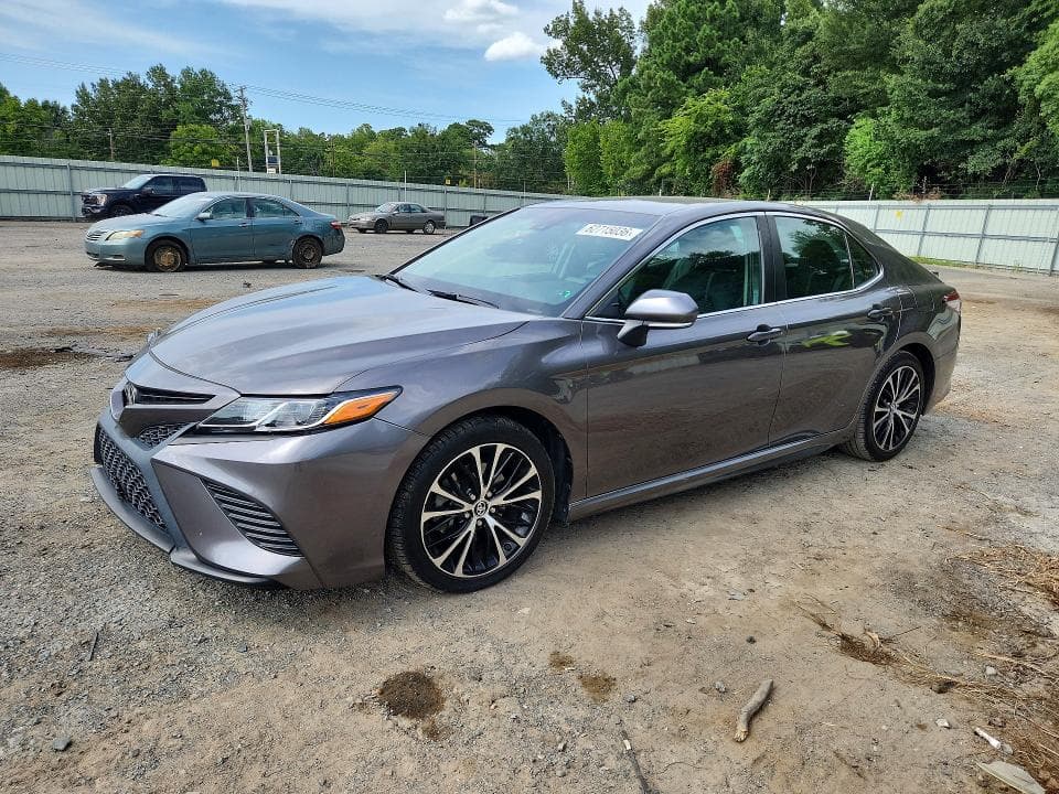 2018 TOYOTA CAMRY SE - 1