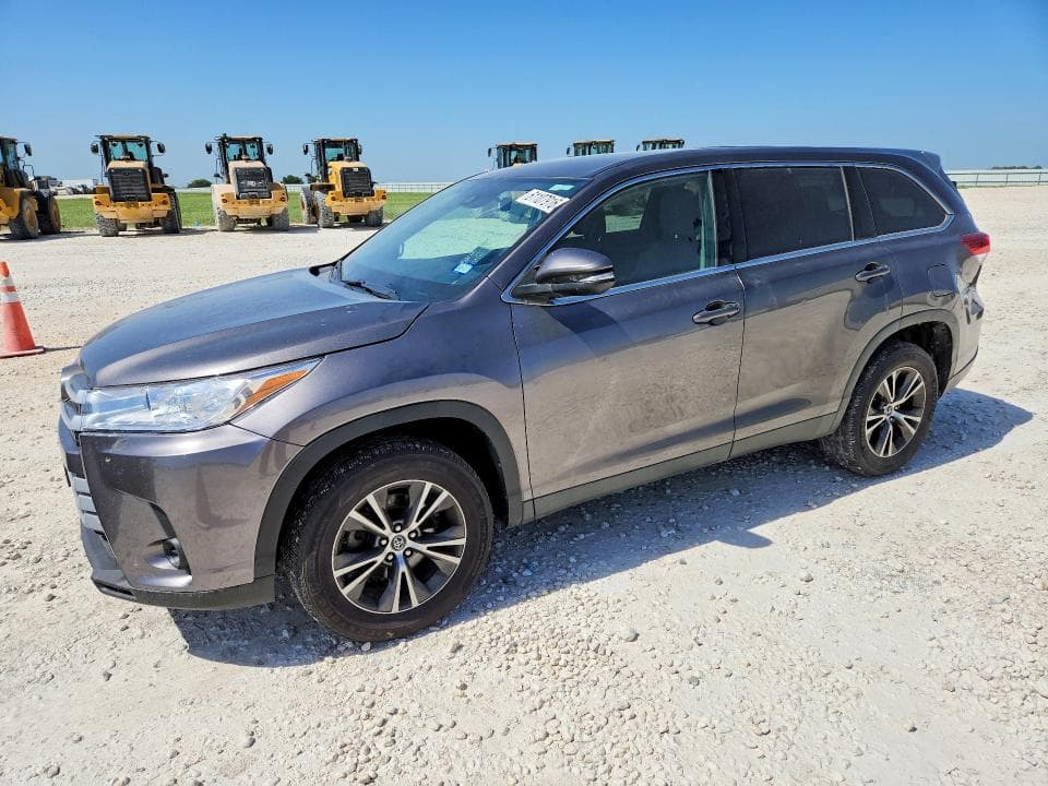 2019 TOYOTA HIGHLANDER LE - 1