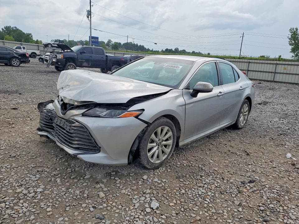 2018 TOYOTA CAMRY LE - 1