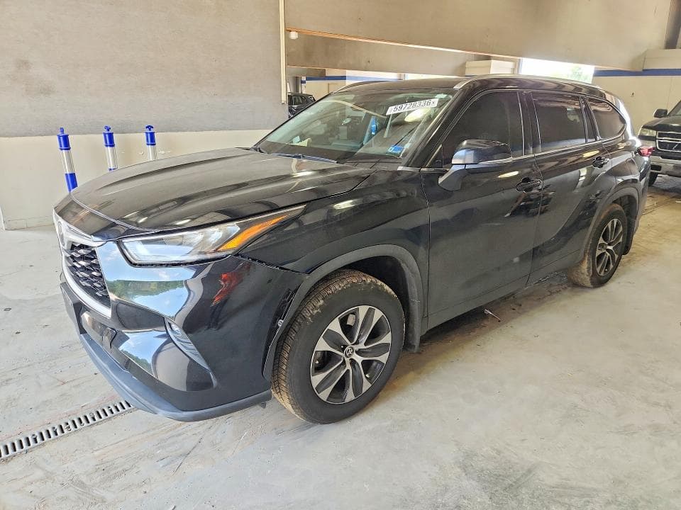 2020 TOYOTA HIGHLANDER XLE - 1