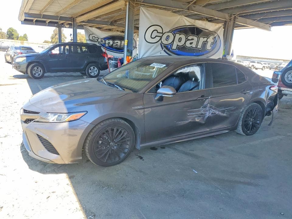 2020 TOYOTA CAMRY SE - 1