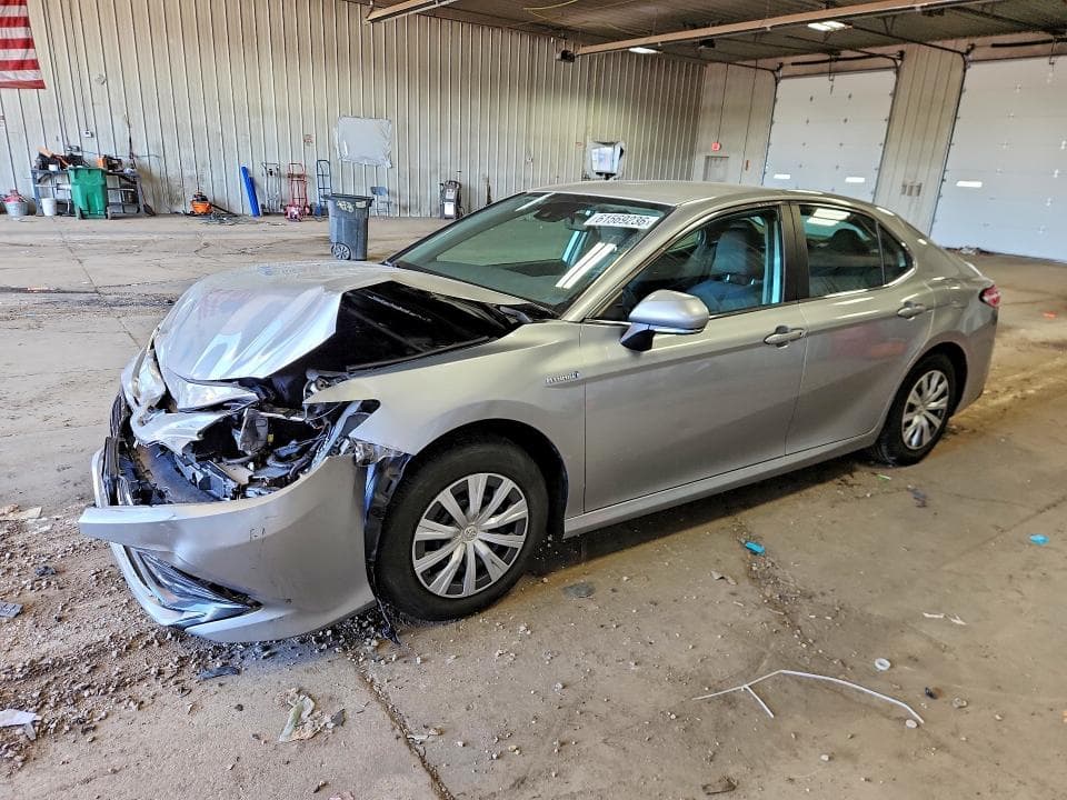 2019 TOYOTA CAMRY LE - 1