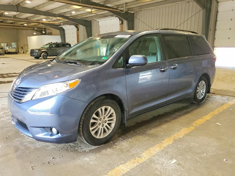 2017 TOYOTA SIENNA XLE 8-PASSENGER - 1