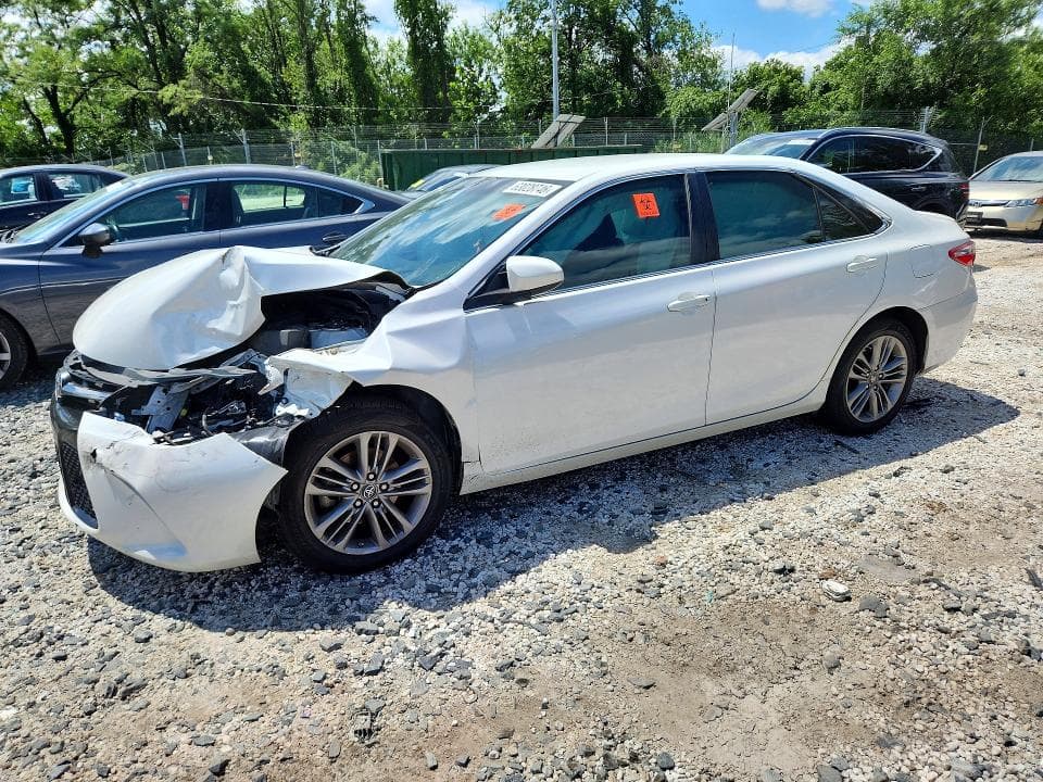 2017 TOYOTA CAMRY SE - 1