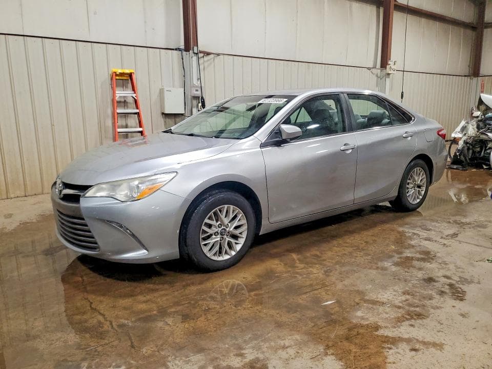 2017 TOYOTA CAMRY LE - 1