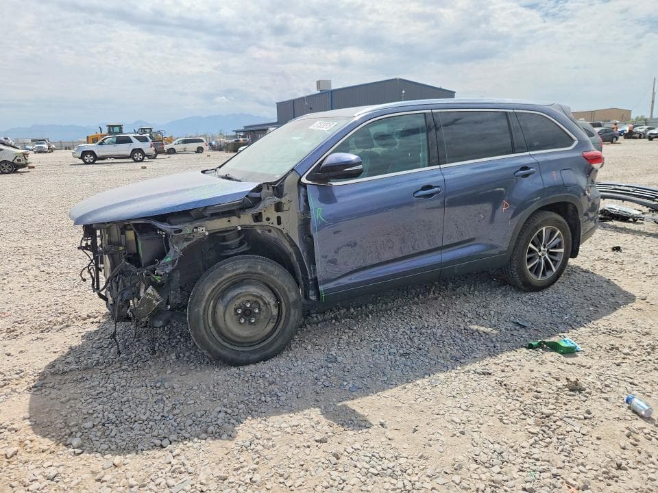 2019 TOYOTA HIGHLANDER XLE - 1